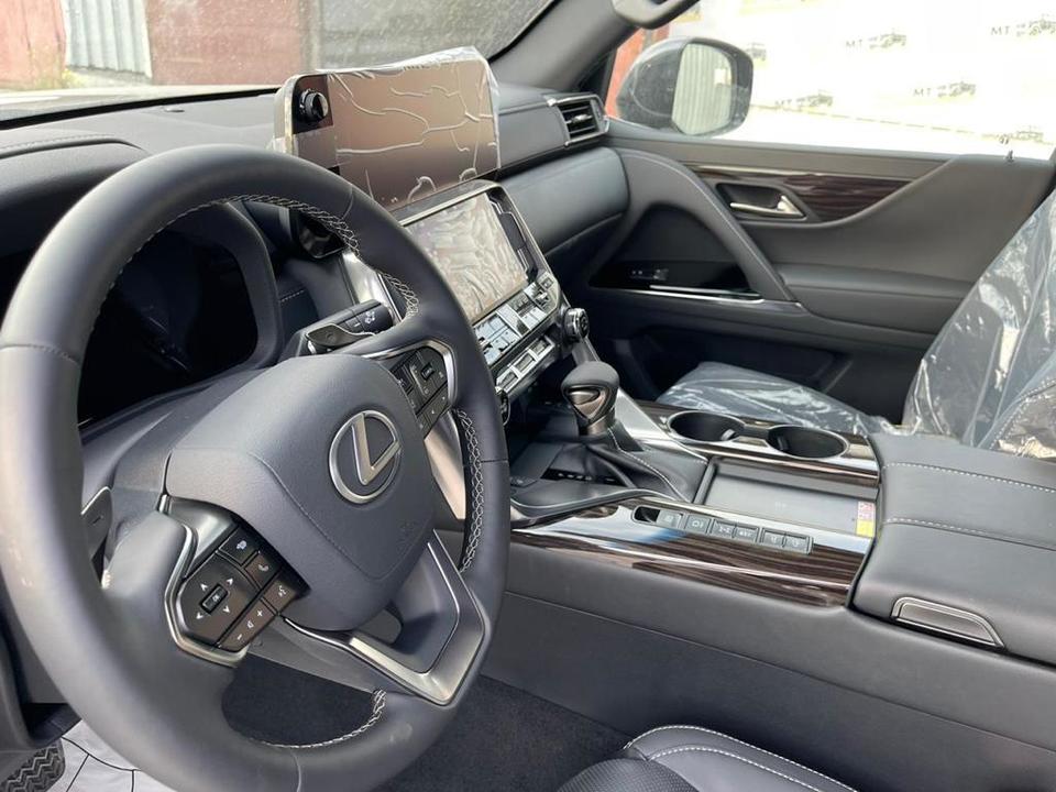 Lexus LX III рестайлинг 2, 2024 год, 21 800 000 рублей, 6 фотография