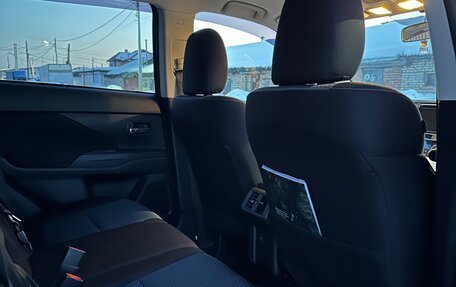 Mitsubishi Outlander III рестайлинг 3, 2019 год, 2 680 000 рублей, 9 фотография