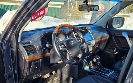 Toyota Land Cruiser Prado 150 рестайлинг 2, 2022 год, 7 499 999 рублей, 10 фотография