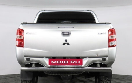 Mitsubishi L200 IV рестайлинг, 2018 год, 1 985 000 рублей, 6 фотография