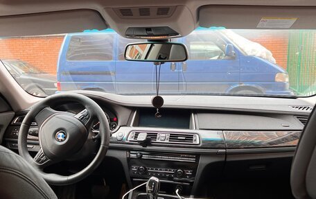 BMW 7 серия, 2013 год, 2 800 000 рублей, 11 фотография
