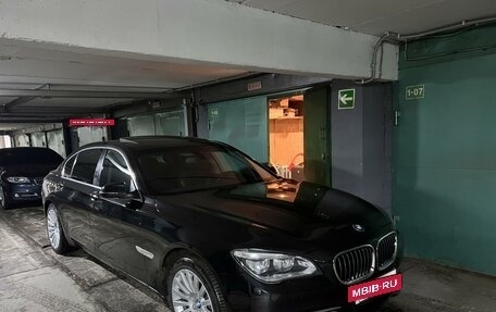 BMW 7 серия, 2013 год, 2 800 000 рублей, 19 фотография