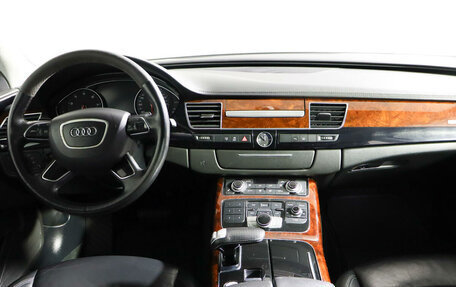Audi A8, 2011 год, 1 550 000 рублей, 12 фотография