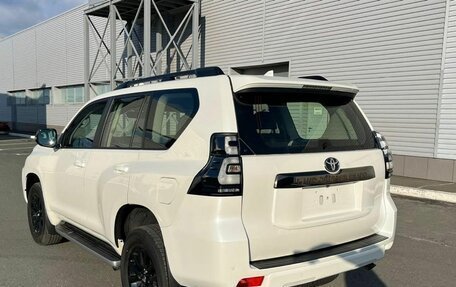 Toyota Land Cruiser Prado 150 рестайлинг 2, 2022 год, 9 500 000 рублей, 6 фотография