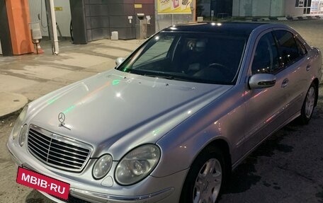 Mercedes-Benz E-Класс, 2004 год, 900 000 рублей, 5 фотография