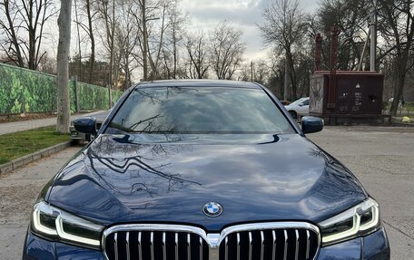 BMW 5 серия, 2021 год, 5 800 000 рублей, 2 фотография