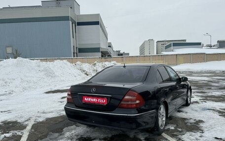 Mercedes-Benz E-Класс, 2002 год, 550 000 рублей, 1 фотография