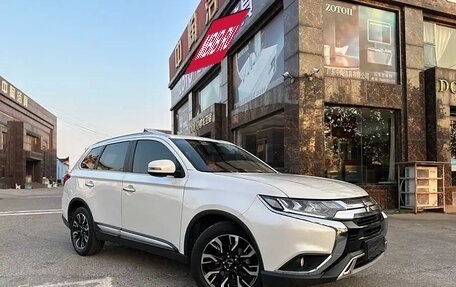 Mitsubishi Outlander III рестайлинг 3, 2021 год, 2 250 700 рублей, 1 фотография