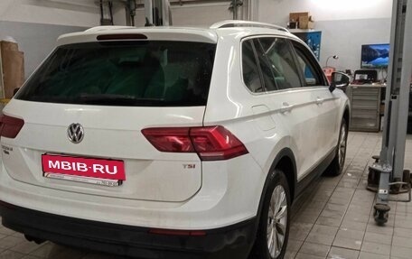 Volkswagen Tiguan II, 2017 год, 2 142 000 рублей, 3 фотография