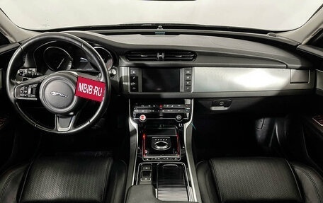 Jaguar XF II, 2017 год, 3 049 000 рублей, 12 фотография