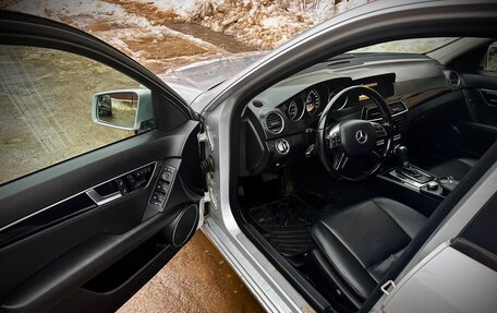 Mercedes-Benz C-Класс, 2011 год, 1 900 000 рублей, 14 фотография
