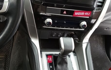 Mitsubishi Pajero Sport III рестайлинг, 2020 год, 3 999 999 рублей, 15 фотография