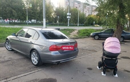 BMW 3 серия, 2011 год, 830 000 рублей, 16 фотография