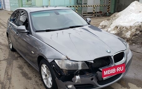 BMW 3 серия, 2011 год, 830 000 рублей, 14 фотография