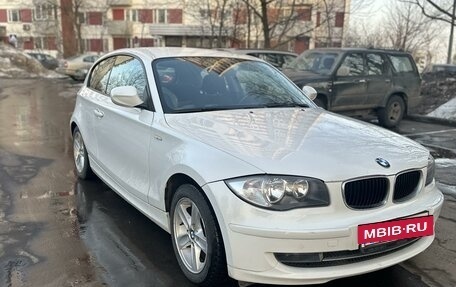BMW 1 серия, 2011 год, 980 000 рублей, 3 фотография