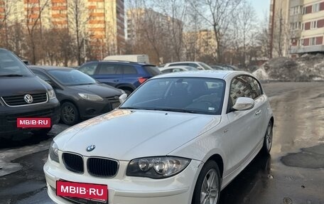 BMW 1 серия, 2011 год, 980 000 рублей, 2 фотография