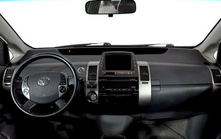 Toyota Prius, 2006 год, 864 000 рублей, 8 фотография