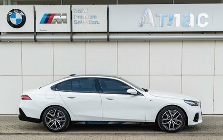 BMW 5 серия, 2023 год, 10 190 000 рублей, 6 фотография
