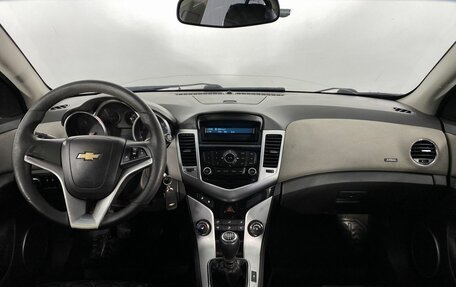 Chevrolet Cruze II, 2010 год, 695 000 рублей, 14 фотография