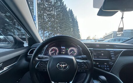 Toyota Camry, 2020 год, 3 550 000 рублей, 10 фотография