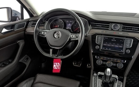 Volkswagen Passat B8 рестайлинг, 2016 год, 2 750 000 рублей, 28 фотография