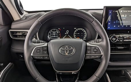 Toyota Highlander, 2023 год, 6 850 000 рублей, 8 фотография