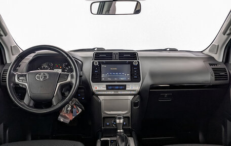 Toyota Land Cruiser Prado 150 рестайлинг 2, 2019 год, 5 250 000 рублей, 14 фотография