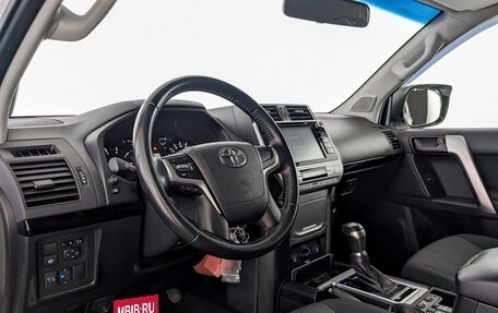 Toyota Land Cruiser Prado 150 рестайлинг 2, 2019 год, 5 250 000 рублей, 16 фотография