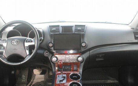 Toyota Highlander III, 2011 год, 1 750 000 рублей, 13 фотография