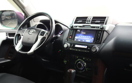 Toyota Land Cruiser Prado 150 рестайлинг 2, 2013 год, 3 550 000 рублей, 13 фотография