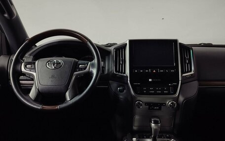 Toyota Land Cruiser 200, 2017 год, 7 997 000 рублей, 12 фотография