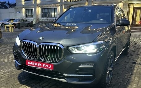 BMW X5, 2018 год, 5 900 000 рублей, 2 фотография