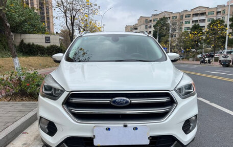 Ford Escape III, 2019 год, 1 820 000 рублей, 2 фотография
