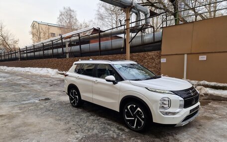 Mitsubishi Outlander, 2022 год, 4 500 000 рублей, 14 фотография