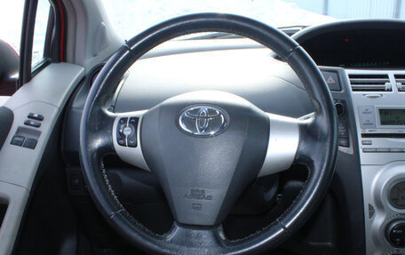 Toyota Yaris III рестайлинг, 2007 год, 767 000 рублей, 25 фотография