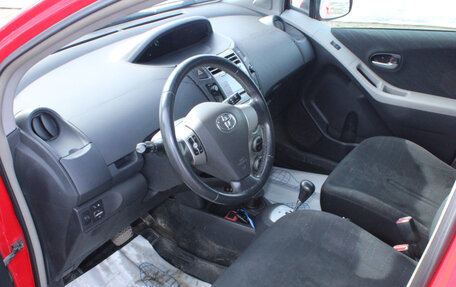 Toyota Yaris III рестайлинг, 2007 год, 767 000 рублей, 26 фотография