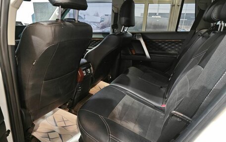 Toyota Land Cruiser Prado 150 рестайлинг 2, 2014 год, 3 865 000 рублей, 9 фотография