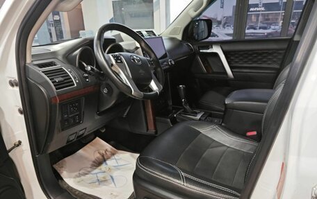 Toyota Land Cruiser Prado 150 рестайлинг 2, 2014 год, 3 865 000 рублей, 8 фотография
