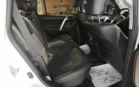 Toyota Land Cruiser Prado 150 рестайлинг 2, 2014 год, 3 865 000 рублей, 12 фотография