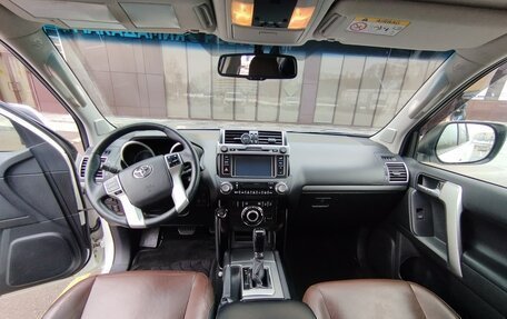 Toyota Land Cruiser Prado 150 рестайлинг 2, 2016 год, 4 150 000 рублей, 6 фотография