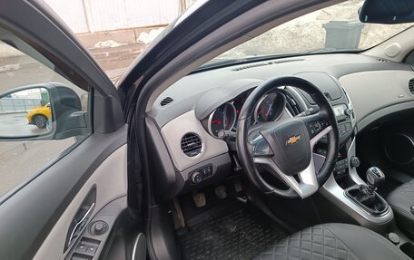 Chevrolet Cruze II, 2013 год, 950 000 рублей, 9 фотография