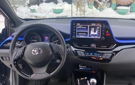Toyota C-HR I рестайлинг, 2020 год, 2 630 000 рублей, 15 фотография