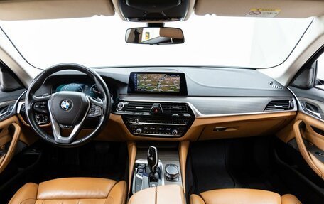 BMW 5 серия, 2019 год, 3 848 000 рублей, 14 фотография