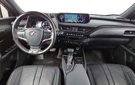Lexus UX I, 2020 год, 3 340 000 рублей, 5 фотография