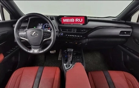 Lexus UX I, 2021 год, 3 500 000 рублей, 15 фотография