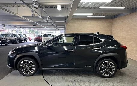 Lexus UX I, 2019 год, 2 350 000 рублей, 4 фотография