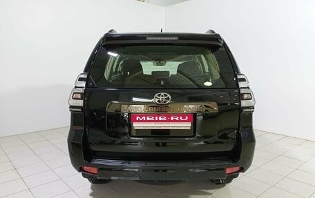 Toyota Land Cruiser Prado 150 рестайлинг 2, 2023 год, 10 900 000 рублей, 8 фотография