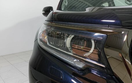 Toyota Land Cruiser Prado 150 рестайлинг 2, 2023 год, 10 900 000 рублей, 33 фотография