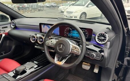 Mercedes-Benz A-Класс, 2019 год, 1 650 000 рублей, 6 фотография