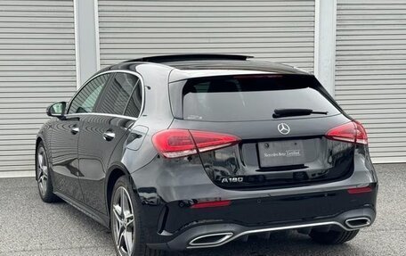 Mercedes-Benz A-Класс, 2019 год, 1 650 000 рублей, 3 фотография